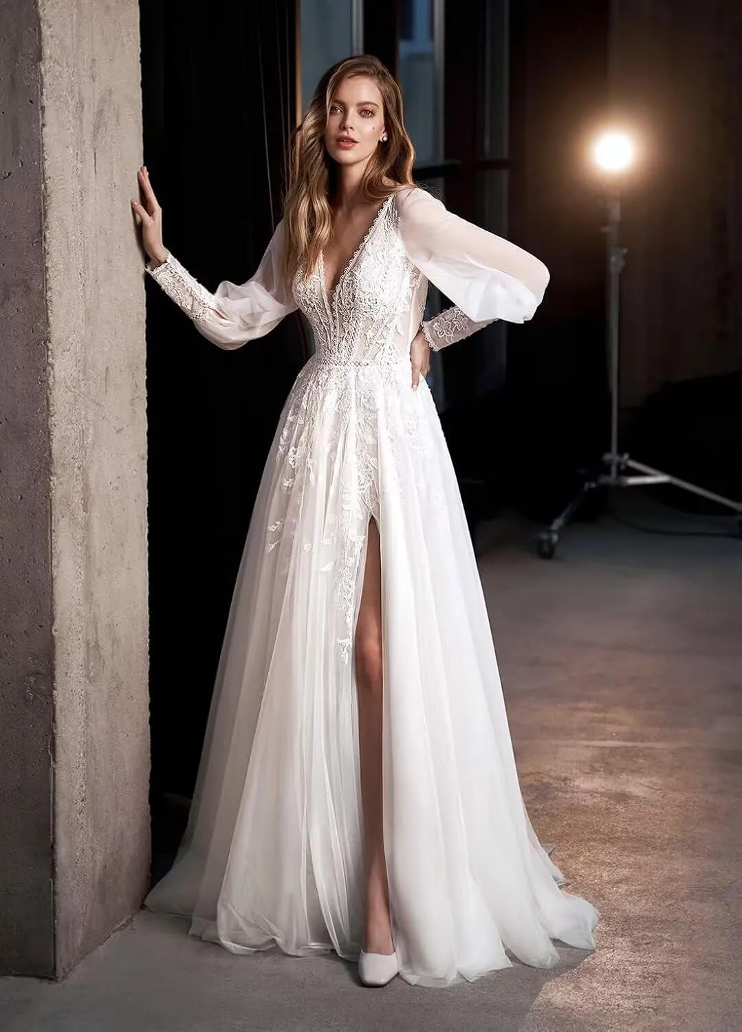 Beach Boho Wedding Dresses for Bride 2025 Sexy V Neck Bridal Dress for Women Lace Appliqued Long Ball Gown with Train