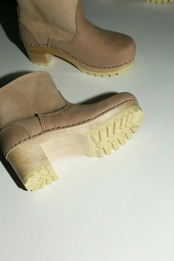 Bone 5" Shearling Boot on Tread