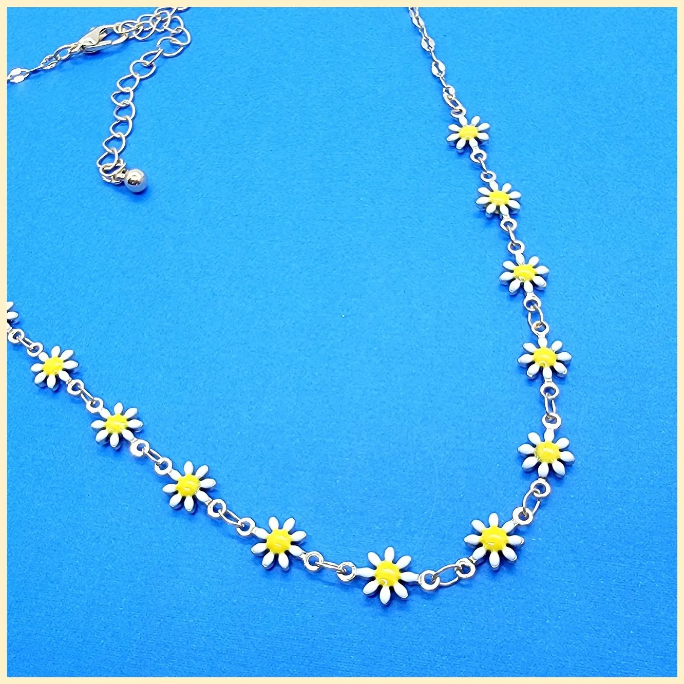 Enamel Daisy Flowers Necklace