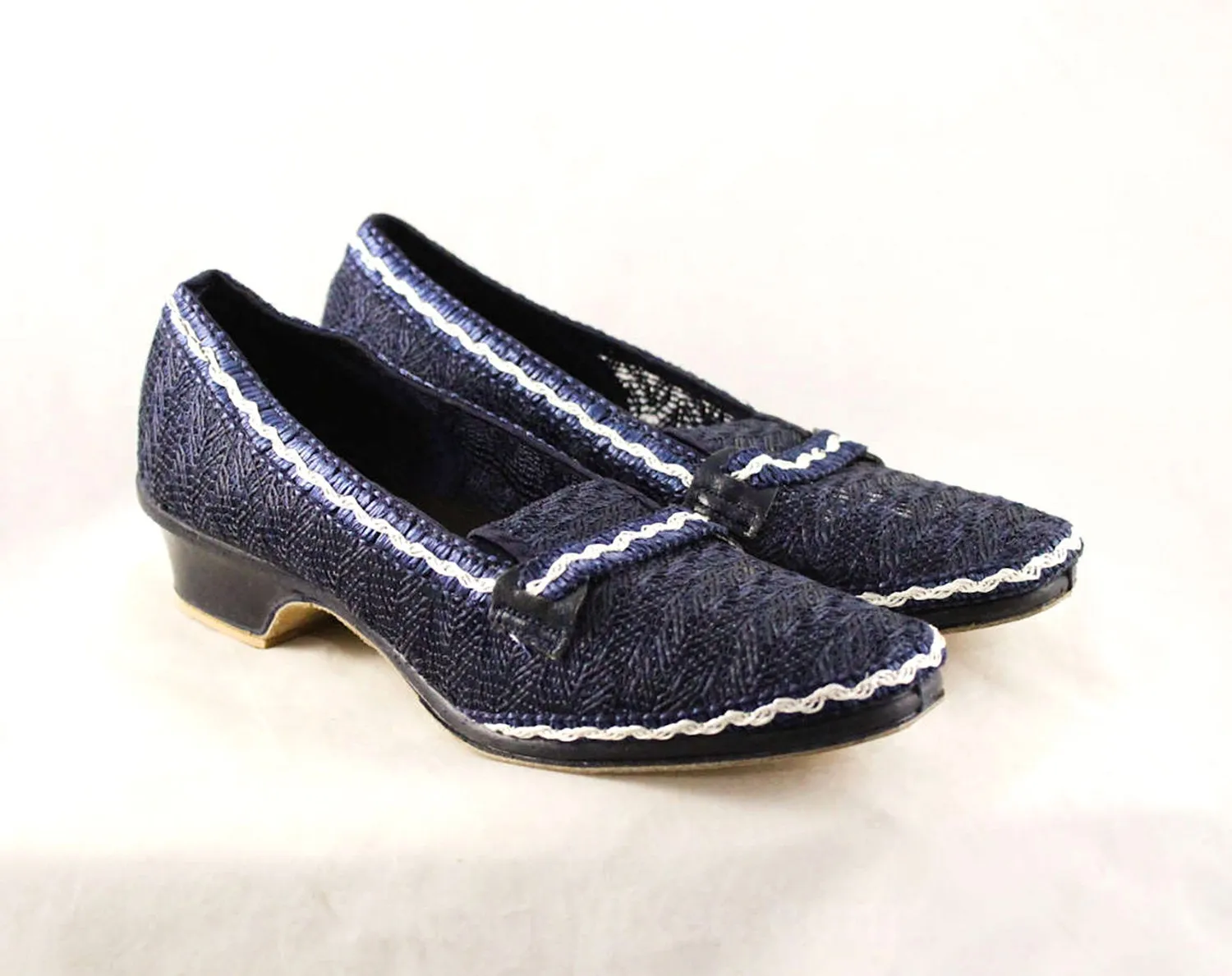Size 5.5 See Through Navy Shoes - Unworn 1960s Casual Loafers - Dark Blue Zig-Zag Ventilated Mesh - Kitsch Preppy 60s Deadstock - 5 1/2 M