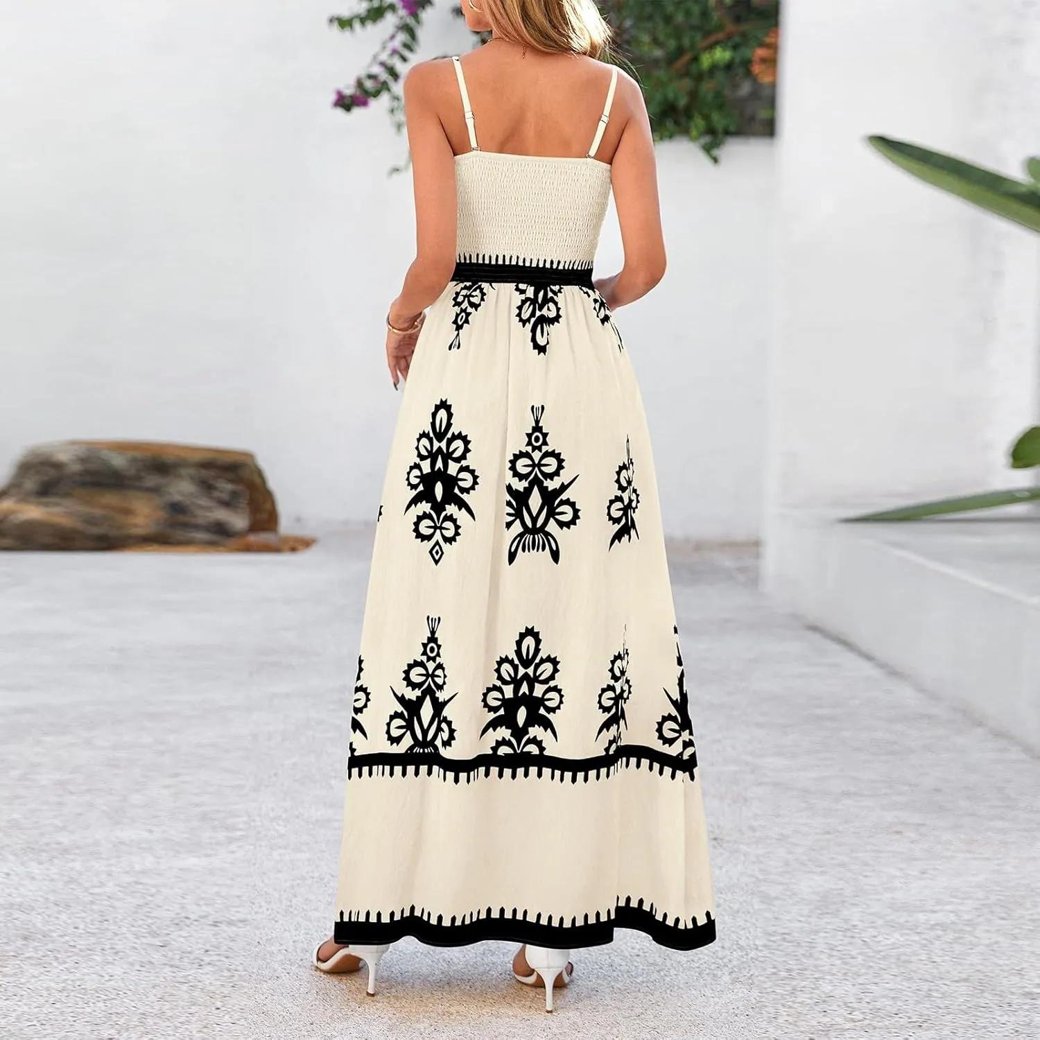 Summer Dresses for Women Elegant Spaghetti Strap Smocked Neck Sundresses with Pockets Vintage Printed Beach Dresses