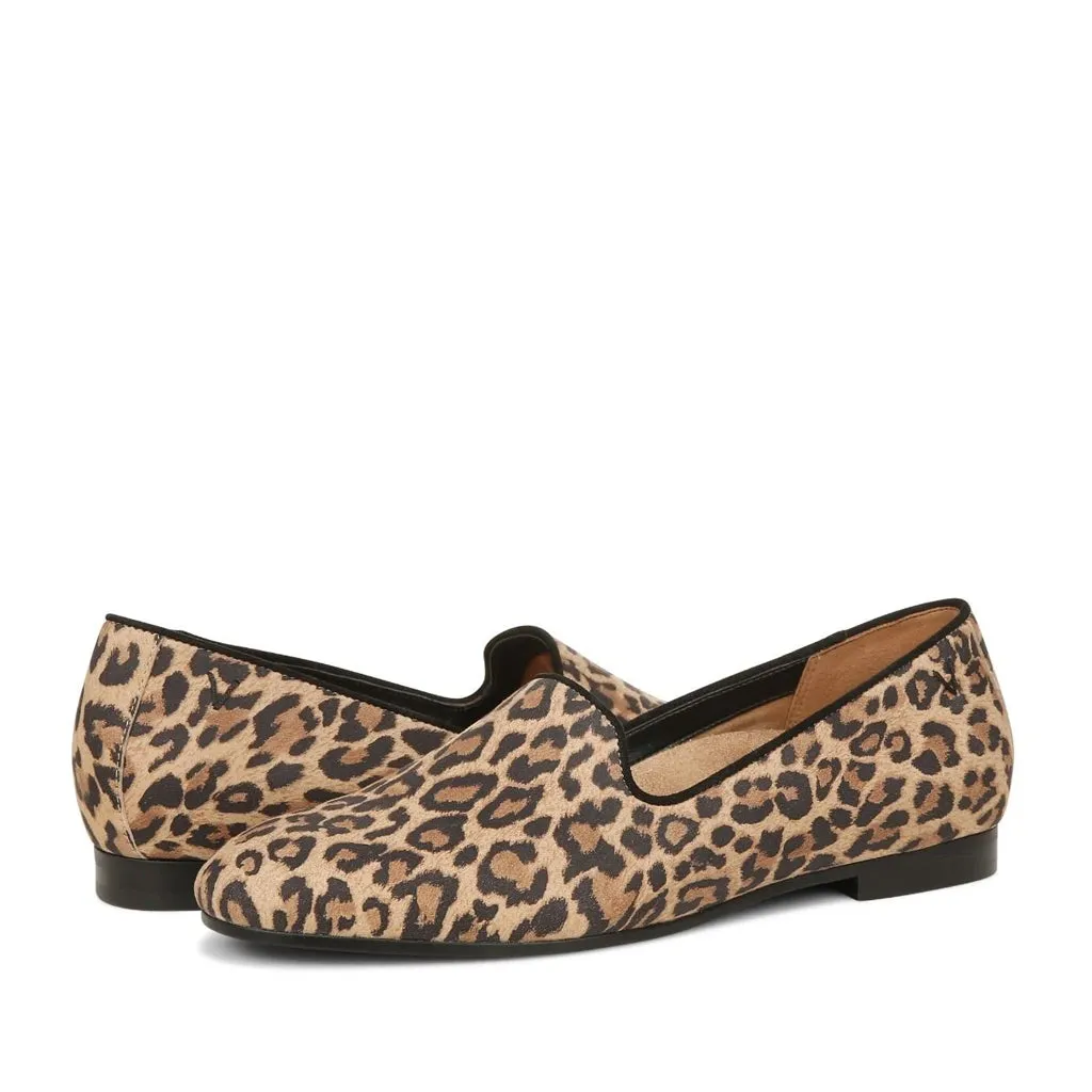 Vionic Women's Willa Slip On Flat II in Toffee Leopard