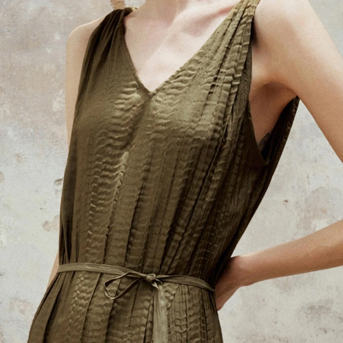 Womens Summer Sleeveless Dresses 2025 V Neck Long Maxi Dress Casual Spaghetti Beach Sun Dress